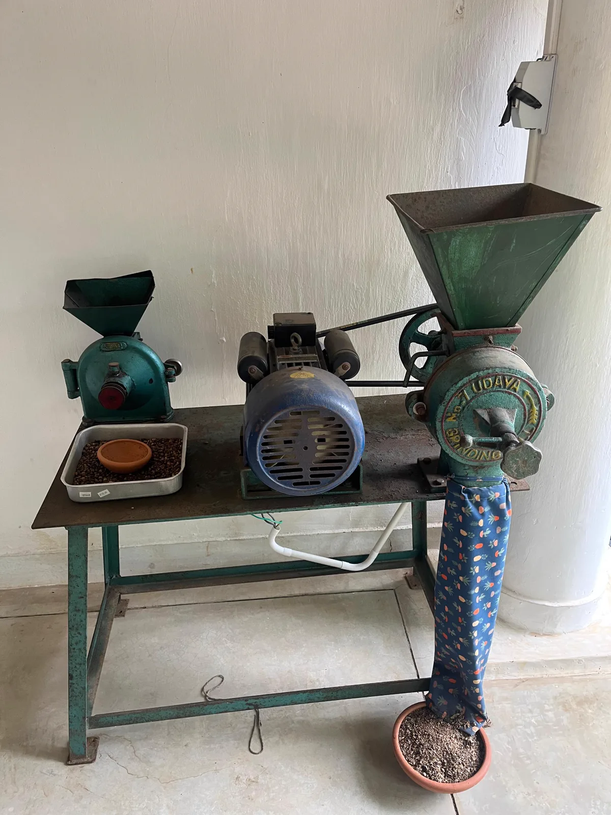 Udaya No. 07 grinding machine with hopper, secondary grinder and collection bowl